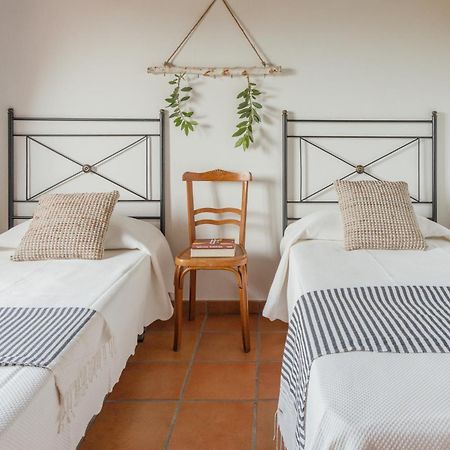 Casa Rural en Candeleda con piscina y un maravilloso jardín Exterior foto