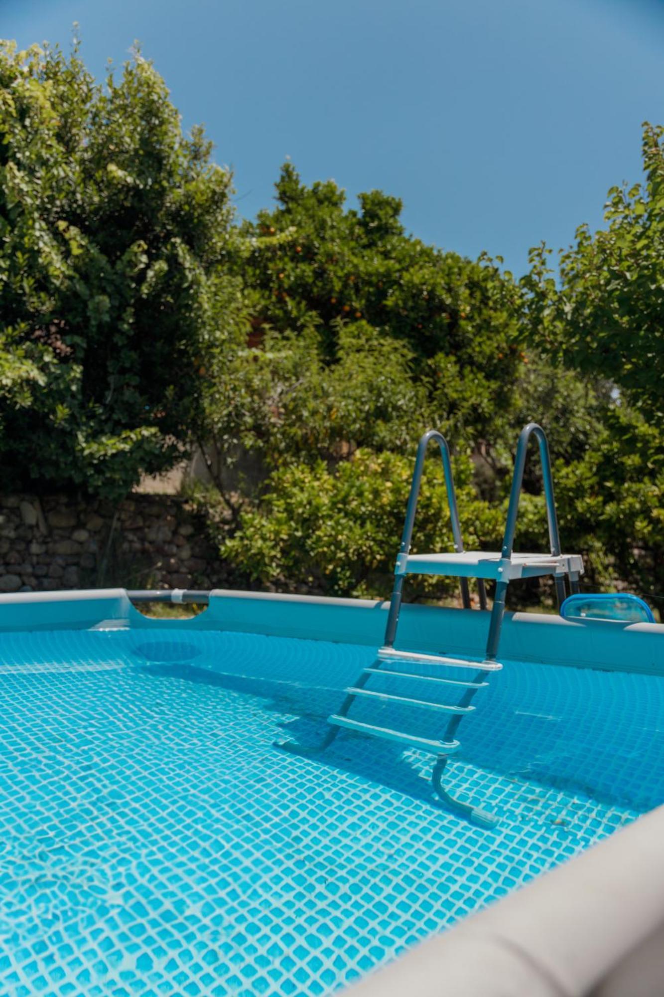 Casa Rural en Candeleda con piscina y un maravilloso jardín Exterior foto